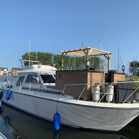 Magnifique Bateau Maison Hotel Ouistreham Exterior foto