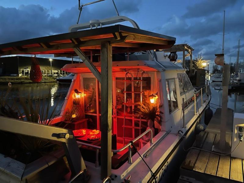Magnifique Bateau Maison Hotel Ouistreham Exterior foto