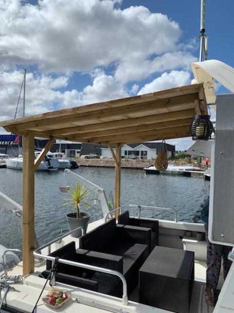 Magnifique Bateau Maison Hotel Ouistreham Exterior foto