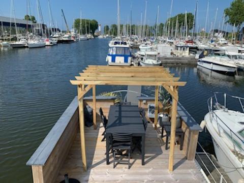Magnifique Bateau Maison Hotel Ouistreham Exterior foto